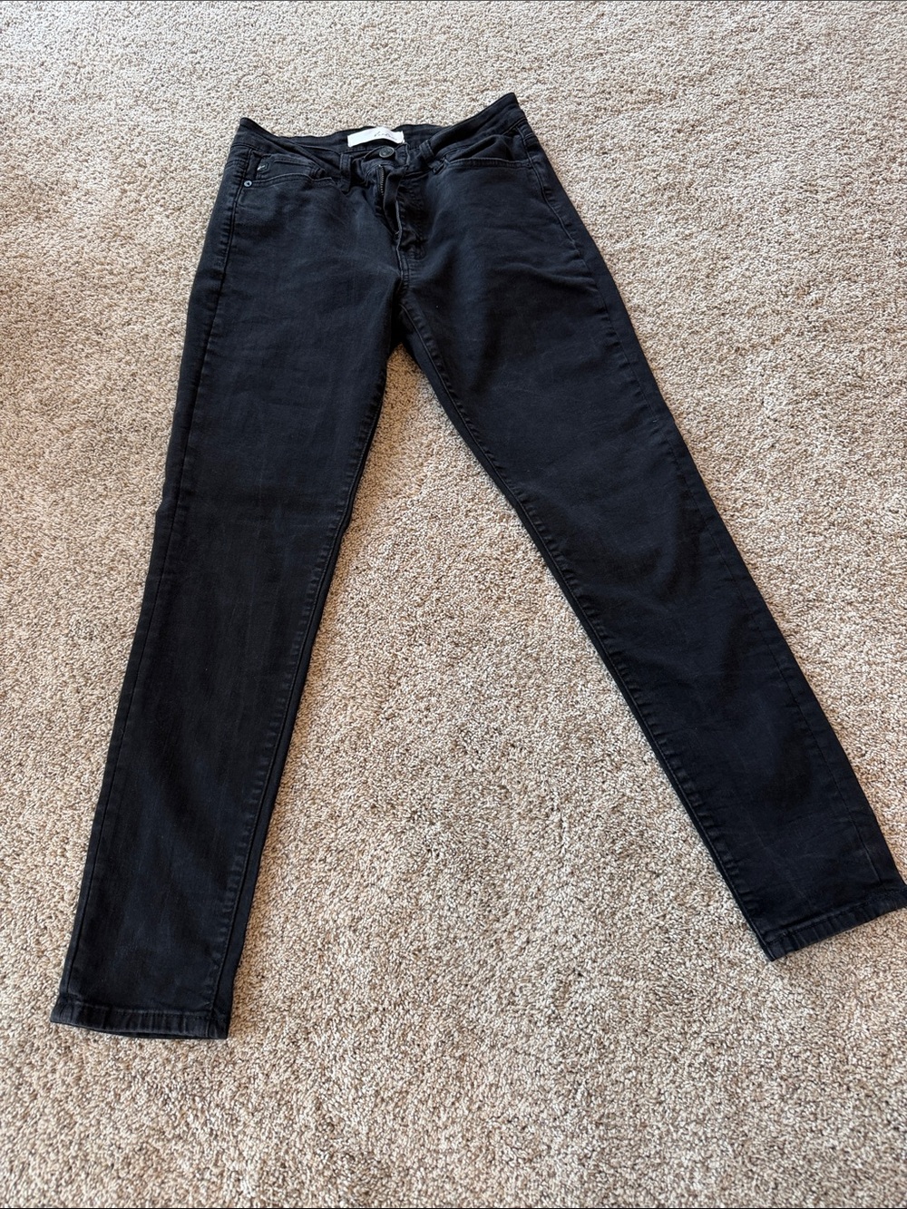 KanCan Black Skinny Jeans, size 9/28 - Slim Fit